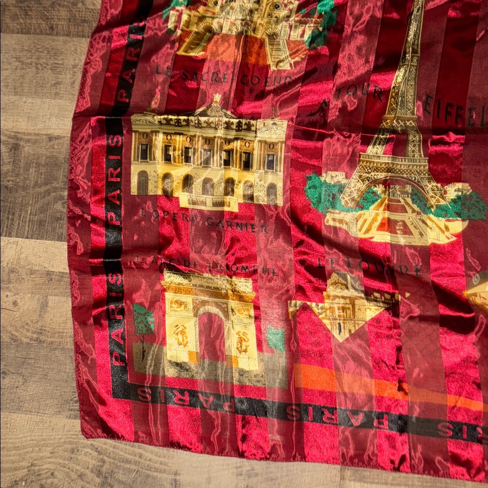 "Chic Vintage Paris Notre Dame Silk Scarf" - Picture 5 of 10